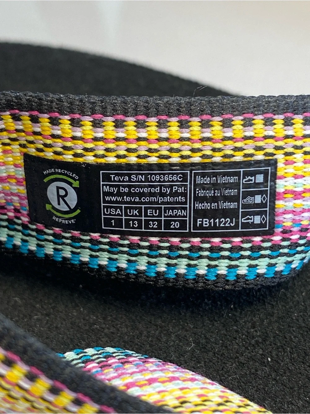 Teva Kids Mush II Flip-Flops Rainbow Webbing Black Size 1